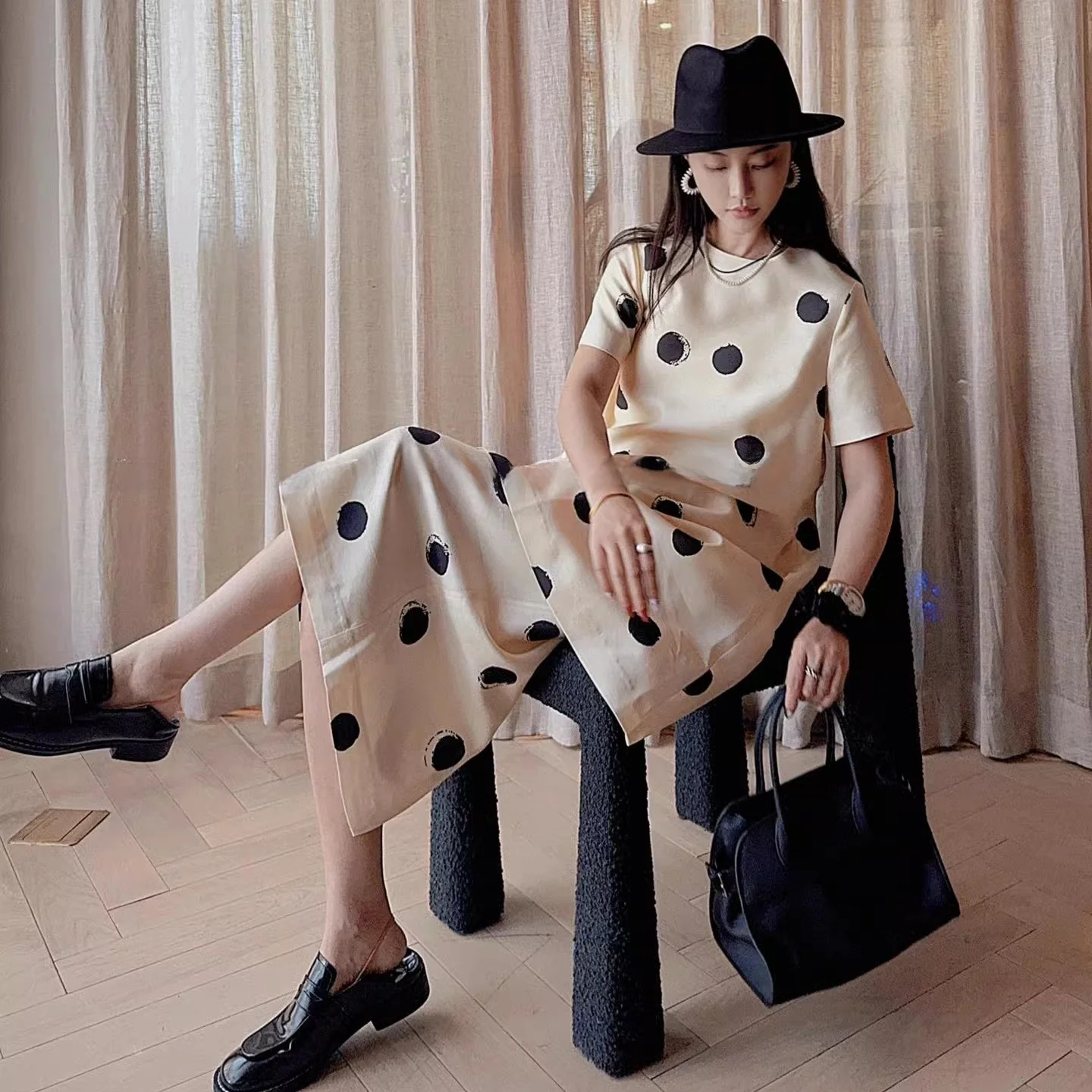 Casual Polka Dot Print Silk Wool Dr Women's Waist Cinched Six Sve Length Silk Wool Blend Casual Wear Winter Season
Casual Polka Dot Print Silk Wool Dr Women's Waist Cinched Six Sve Length Silk Wool Blend Casual Wear Winter Season