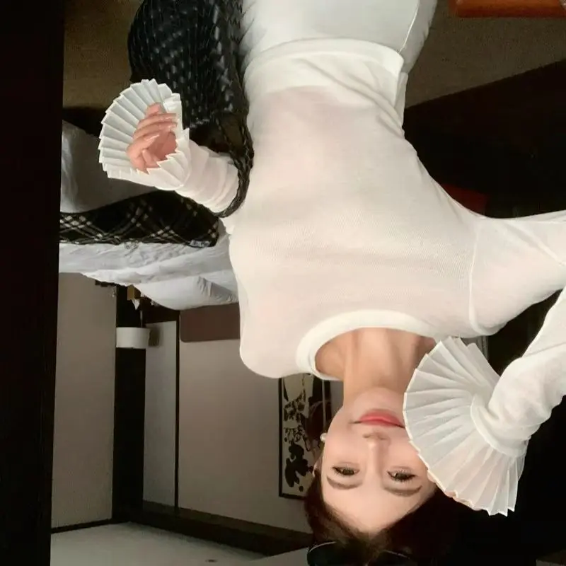 Spring High-end Elegant Style Flared Sleeves Long-sleeved T-shirt Round Neck Slimming Base Inner Layer New Fashion Top for Women
Spring High-end Elegant Style Flared Sleeves Long-sleeved T-shirt Round Neck Slimming Base Inner Layer New Fashion Top for Women