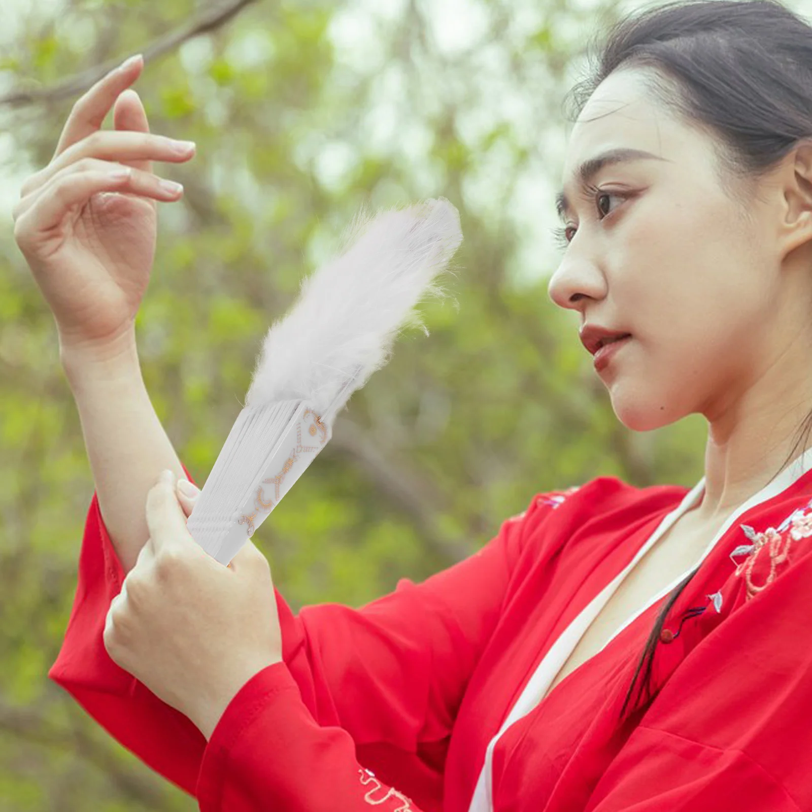 Feathered Hand Fan Elegant Embroidered Flower Folding Fan Vintage Style for Wedding Party Dance Performance Rave Photoshoot
Feathered Hand Fan Elegant Embroidered Flower Folding Fan Vintage Style for Wedding Party Dance Performance Rave Photoshoot