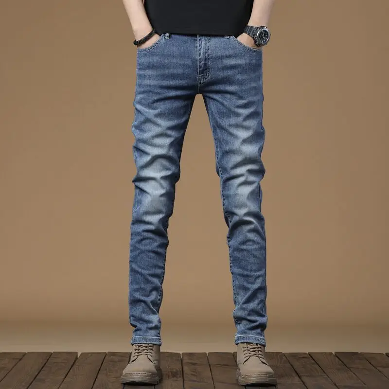 Модные брендовые джинсы, мужские весенне-осенние облегающие прямые повседневные мужские брюки, осенние синие эластичные брюки в корейском стиле на маленьких ножках
Модные брендовые джинсы, мужские весенне-осенние облегающие прямые повседневные мужские брюки, осенние синие эластичные брюки в корейском стиле на маленьких ножках