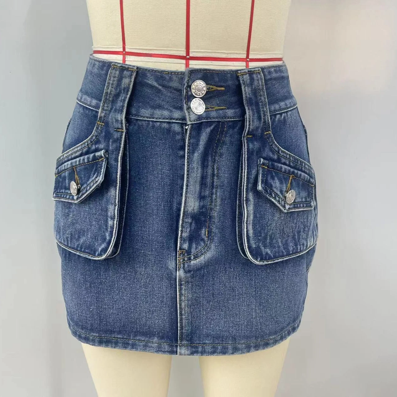 Джинсовые юбки для женщин: рваные, с эффектом потертости, с множеством карманов, на пуговицах, облегающие, прямые, короткие, летние, 2026, в стиле Y2K, женская уличная мода
Джинсовые юбки для женщин: рваные, с эффектом потертости, с множеством карманов, на пуговицах, облегающие, прямые, короткие, летние, 2026, в стиле Y2K, женская уличная мода