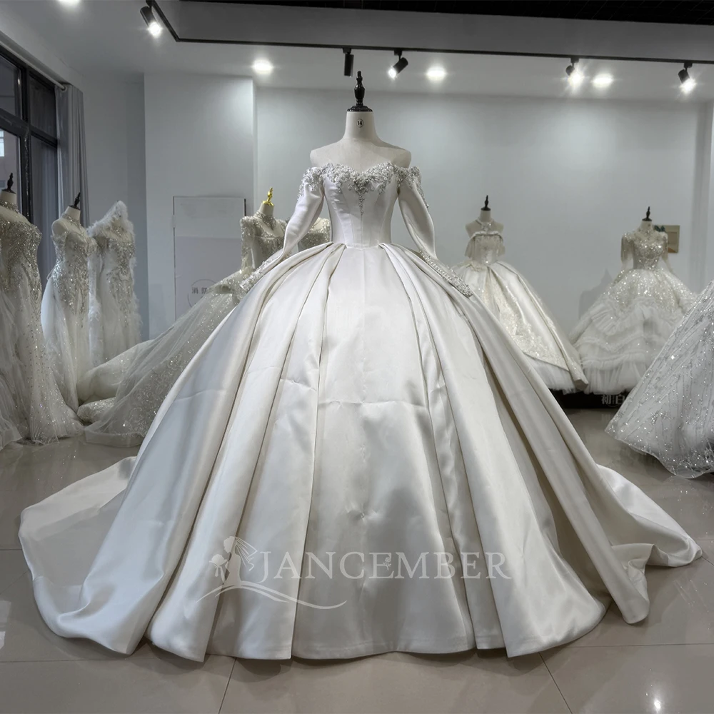 Customized Gorgeous Satin Crystal Ball Gown Wedding Dress Beaded Vintage Wedding Dresses Court Train Bridal Gowns Plus Size 
Customized Gorgeous Satin Crystal Ball Gown Wedding Dress Beaded Vintage Wedding Dresses Court Train Bridal Gowns Plus Size
