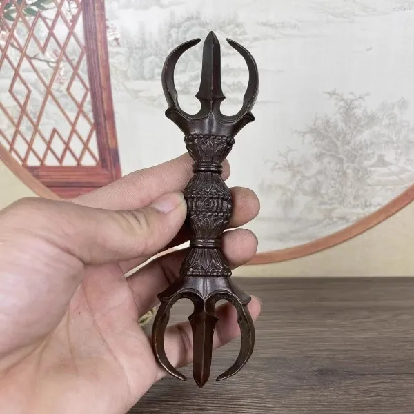 Tibetan Tantra Purple Copper Three Strands Vajra Pestle Descending Magic Weapon Decorative Ornament
Tibetan Tantra Purple Copper Three Strands Vajra Pestle Descending Magic Weapon Decorative Ornament