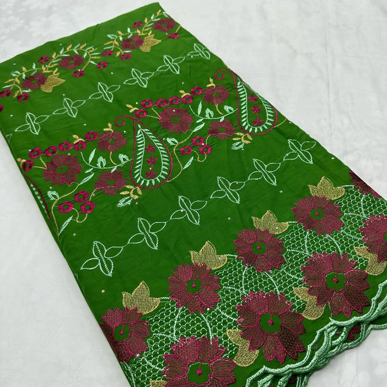 Special Offer Swiss Voile Embroidered Lace Fabric High Quality African Cotton Lace Fabric With Stones For Wedding 5 Yards 16A56
Special Offer Swiss Voile Embroidered Lace Fabric High Quality African Cotton Lace Fabric With Stones For Wedding 5 Yards 16A56