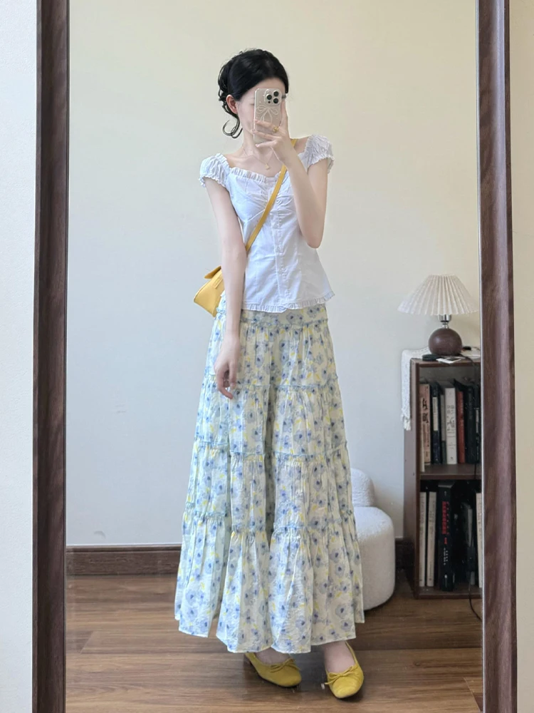 Summer New Style White Shirt Floral Half Skirt Set Women's Gentle Korean System Breathable V-neck Loose Fit Fashion Set
Summer New Style White Shirt Floral Half Skirt Set Women's Gentle Korean System Breathable V-neck Loose Fit Fashion Set