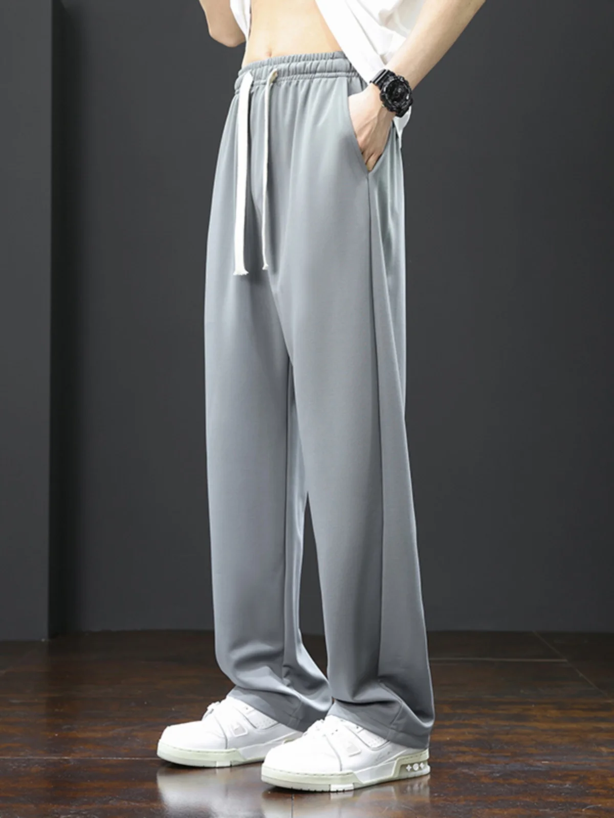 Ice Silk Drapey Loose American Casual Men's Pants Summer Trendy Brand Breathable Straight Leg Long Trousers Faionable Youth
Ice Silk Drapey Loose American Casual Men's Pants Summer Trendy Brand Breathable Straight Leg Long Trousers Faionable Youth