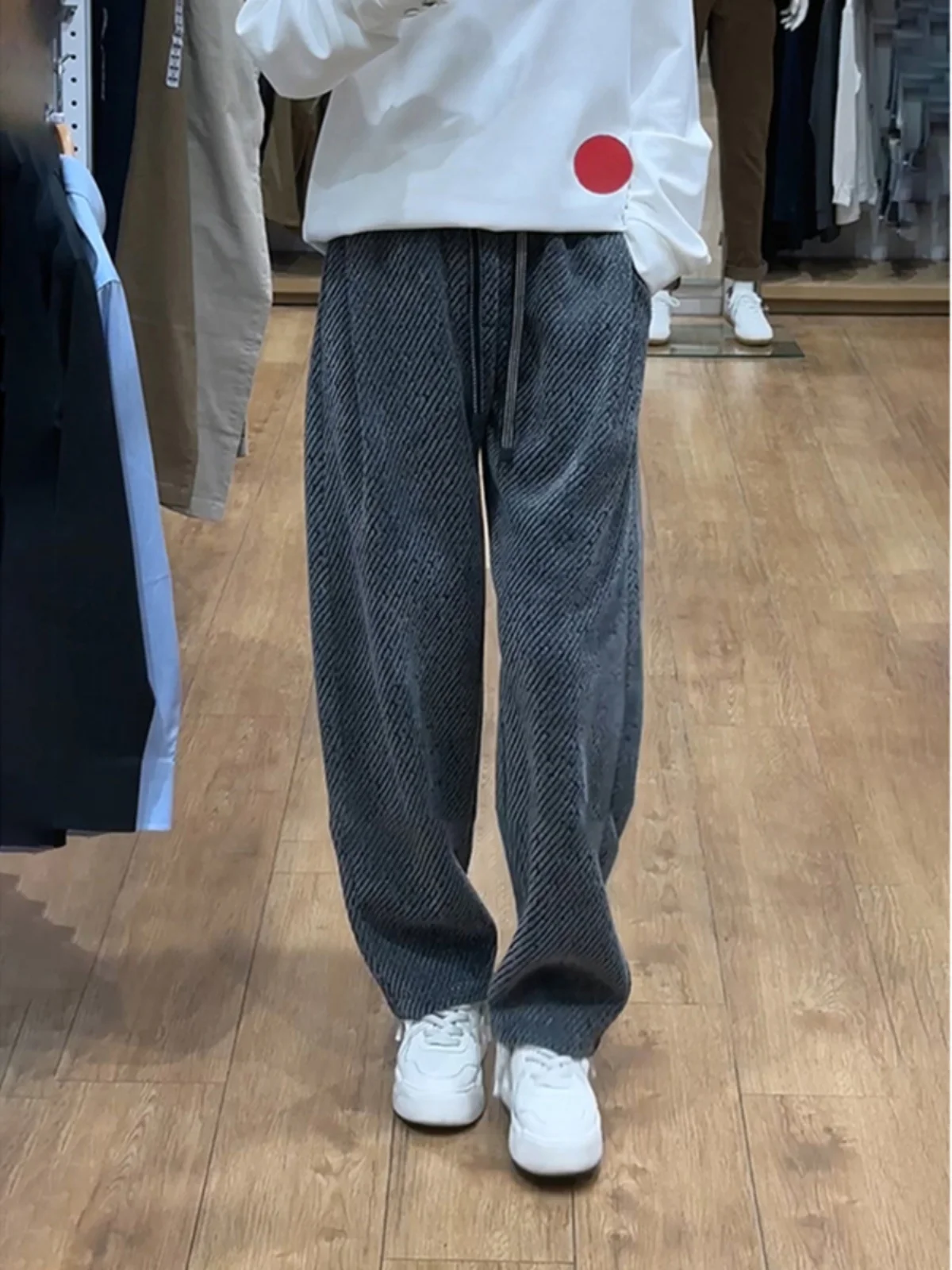 ay Wide Leg Fce Lined Sweatpants Men's Loose Fit Casual Pants Autumn Winter Lazy Feelings Diagonal Stripe Straight Tube
ay Wide Leg Fce Lined Sweatpants Men's Loose Fit Casual Pants Autumn Winter Lazy Feelings Diagonal Stripe Straight Tube