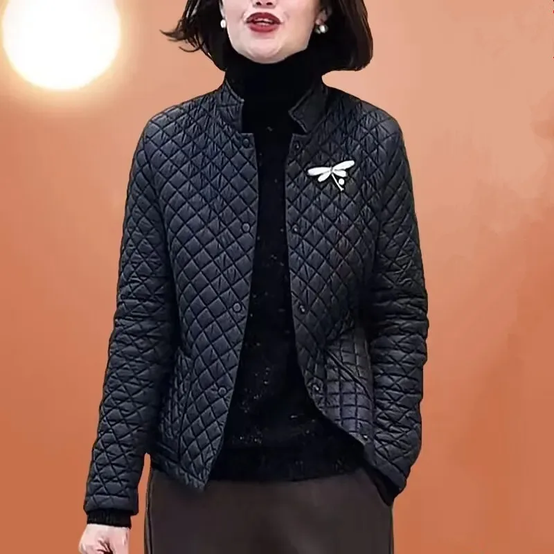 Diamond Short Cotton Jacket Women Parkas Autumn Winter Puffer Padded Coat New Fashion Thin Clothes Loose Female Outerwear T1284
Diamond Short Cotton Jacket Women Parkas Autumn Winter Puffer Padded Coat New Fashion Thin Clothes Loose Female Outerwear T1284