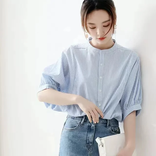 Повседневный женский летний топ в синюю полоску, новый дизайн, тонкий воротник-стойка, топ для отдыха, корейский Sle Five Sve, смесь полиэстера
Повседневный женский летний топ в синюю полоску, новый дизайн, тонкий воротник-стойка, топ для отдыха, корейский Sle Five Sve, смесь полиэстера