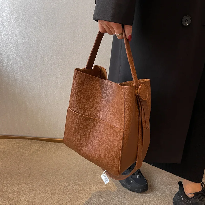 Shoulder Bucket Bags for Women Female Designers Trend Crossbody Side Bag for Ladies Designer Luxury Purses and Handbags
Shoulder Bucket Bags for Women Female Designers Trend Crossbody Side Bag for Ladies Designer Luxury Purses and Handbags