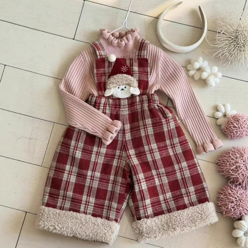 2025 Winter New Girls' Plush Checkered Doll Strap Pants and Lace Collar Undercover Two Piece Set
2025 Winter New Girls' Plush Checkered Doll Strap Pants and Lace Collar Undercover Two Piece Set