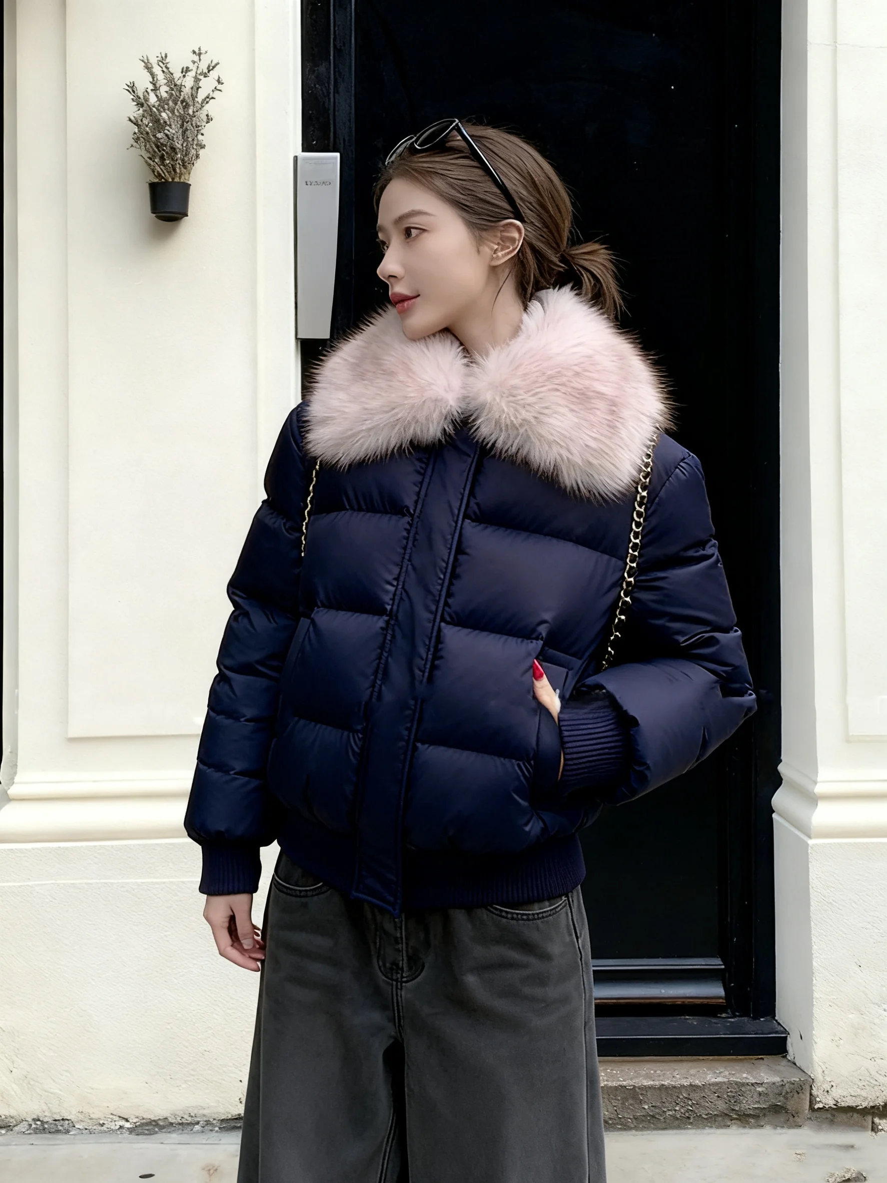 American Sle ort Thiened Cotton Jaet Women's Winter New Faionable Quilted Coat with Fur Collar Korean Loose Fit
American Sle ort Thiened Cotton Jaet Women's Winter New Faionable Quilted Coat with Fur Collar Korean Loose Fit