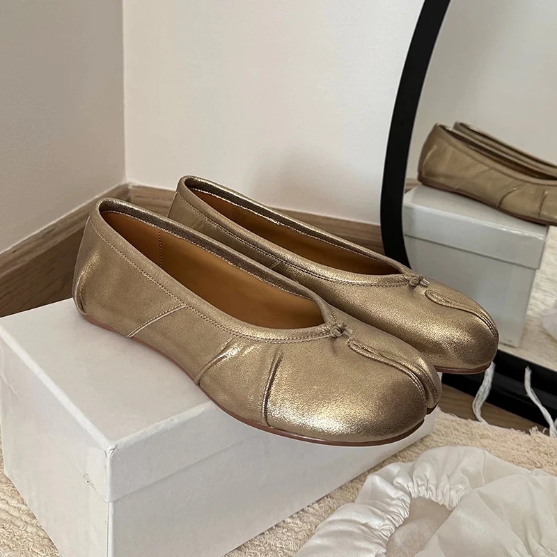 Designer womens footwear Handcrafted Ballet flats Genuine leather Womens Flat shoes tibi Sheepskin Pleated shoes women's sandals
Designer womens footwear Handcrafted Ballet flats Genuine leather Womens Flat shoes tibi Sheepskin Pleated shoes women's sandals