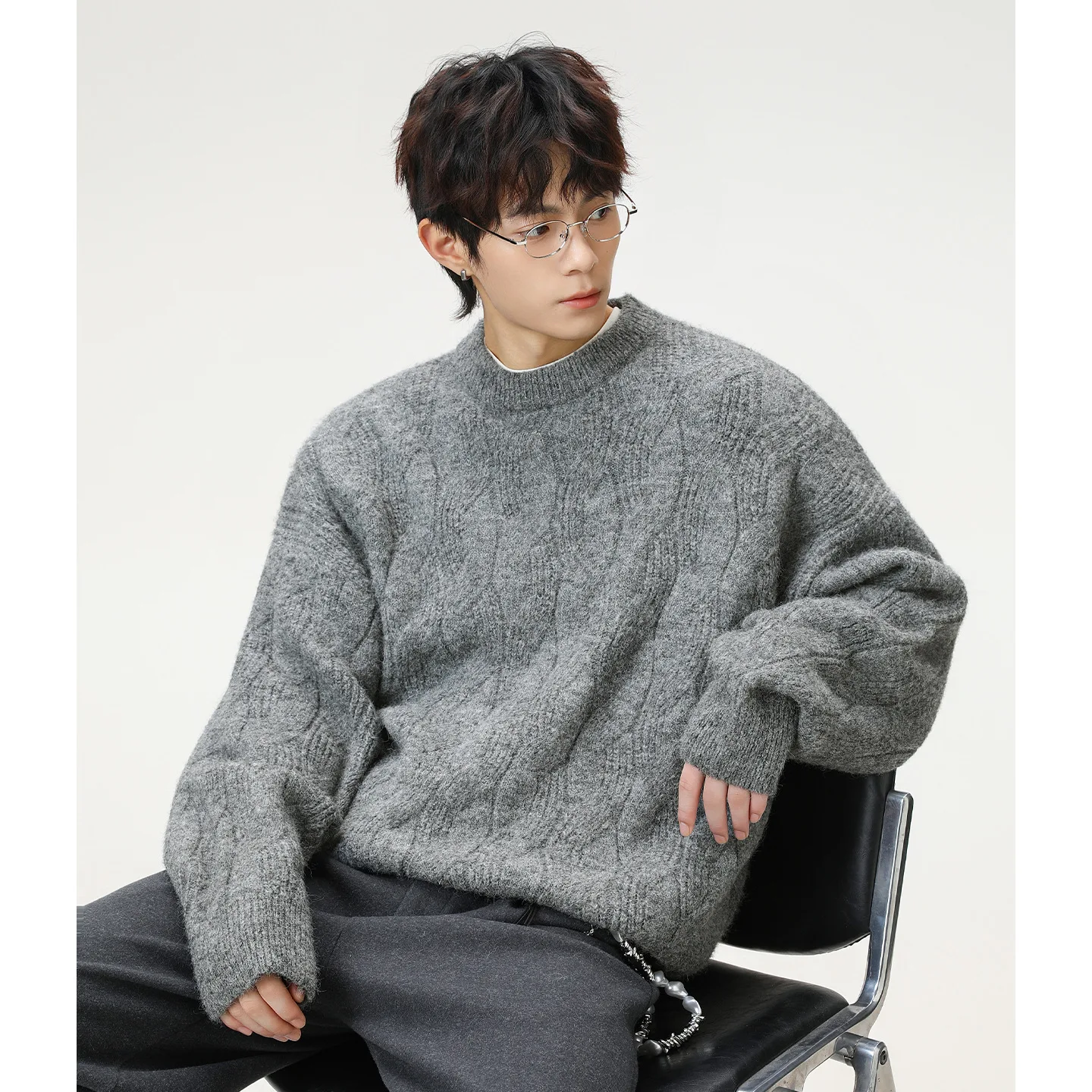 Round Neck Sweater Men's Autumn and Winter New Style Texture Semi High Neck Trendy Brand Retro Knitted Sweater Jacket
Round Neck Sweater Men's Autumn and Winter New Style Texture Semi High Neck Trendy Brand Retro Knitted Sweater Jacket