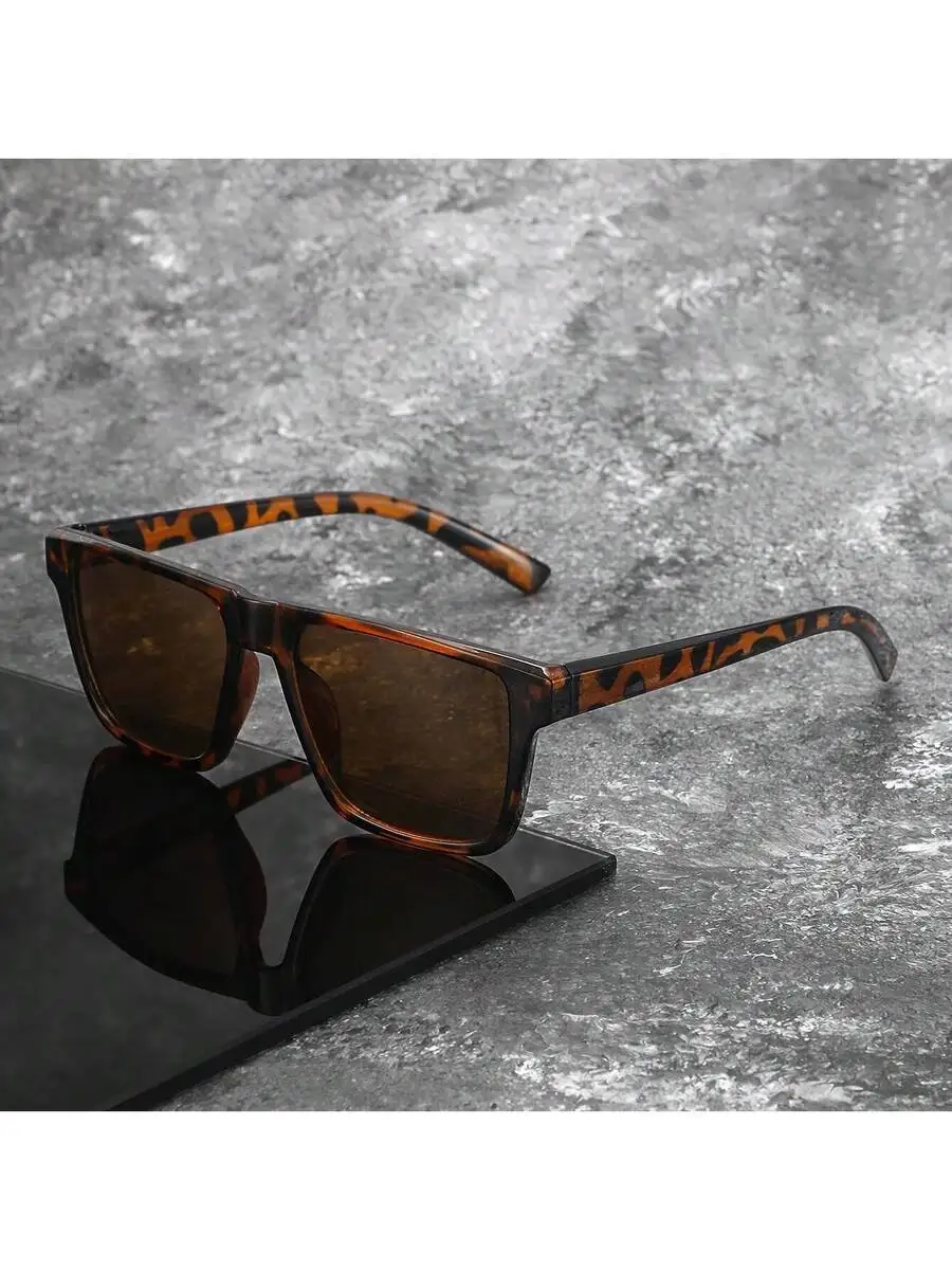 Retro Square Frame Leopard Print Fashion Sunglasses For Men And Women Daily Wear
Retro Square Frame Leopard Print Fashion Sunglasses For Men And Women Daily Wear