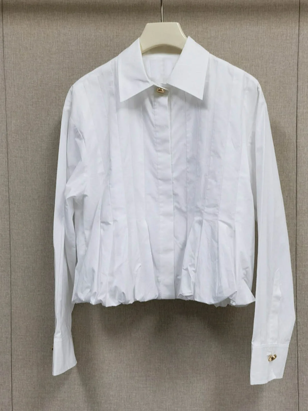 Белая женская базовая блузка с длинным рукавом, свободного кроя, из чистого хлопка, дышащая, осенняя коллекция 2025, во французском стиле
Белая женская базовая блузка с длинным рукавом, свободного кроя, из чистого хлопка, дышащая, осенняя коллекция 2025, во французском стиле