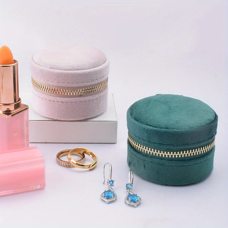 1PC Travel Jewelry Box with Mirror - Round Travel Case for Earrings Necklaces Bracelets, Perfect Gift for Jewelry Lovers
1PC Travel Jewelry Box with Mirror - Round Travel Case for Earrings Necklaces Bracelets, Perfect Gift for Jewelry Lovers