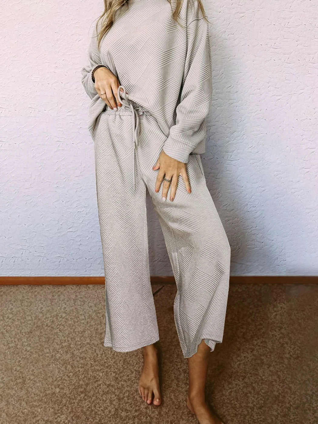 Spring Autumn Sweatshirt Wide Leg Pant Set Loose Casual Solid Top And Elastic Waist Trouser Two Piece Set Women Outfit
Spring Autumn Sweatshirt Wide Leg Pant Set Loose Casual Solid Top And Elastic Waist Trouser Two Piece Set Women Outfit