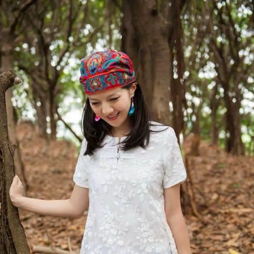 Fashion Embroidery Flowers Bandanas Ethnic Vintage Headscarf Breathable Mexican Style Turban Hats for Women
Fashion Embroidery Flowers Bandanas Ethnic Vintage Headscarf Breathable Mexican Style Turban Hats for Women