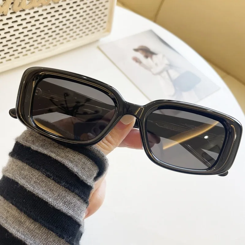 High end European and American style women's fashionable glasses, small face square retro glasses
High end European and American style women's fashionable glasses, small face square retro glasses