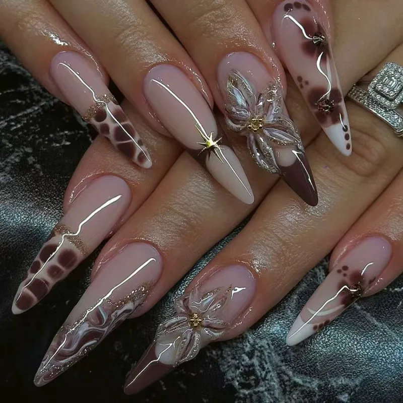 30 cross-border explosive almond gilt wearing armor ins sexy leopard print brown 3D three-dimensional nail art pieces are in stock.
30 cross-border explosive almond gilt wearing armor ins sexy leopard print brown 3D three-dimensional nail art pieces are in stock.