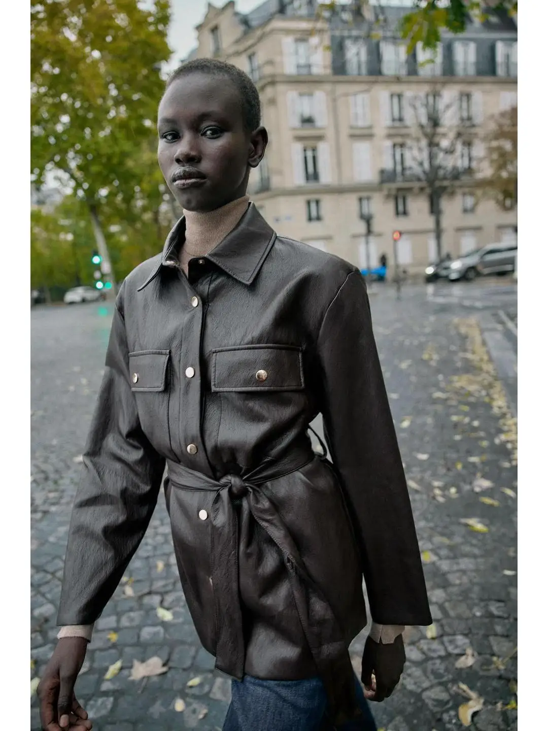 Длинная верхняя одежда, осеннее пальто на молнии с откидной крышкой, декоративное пальто из искусственной кожи с поясом для женщин, осень 2023 г.
Длинная верхняя одежда, осеннее пальто на молнии с откидной крышкой, декоративное пальто из искусственной кожи с поясом для женщин, осень 2023 г.