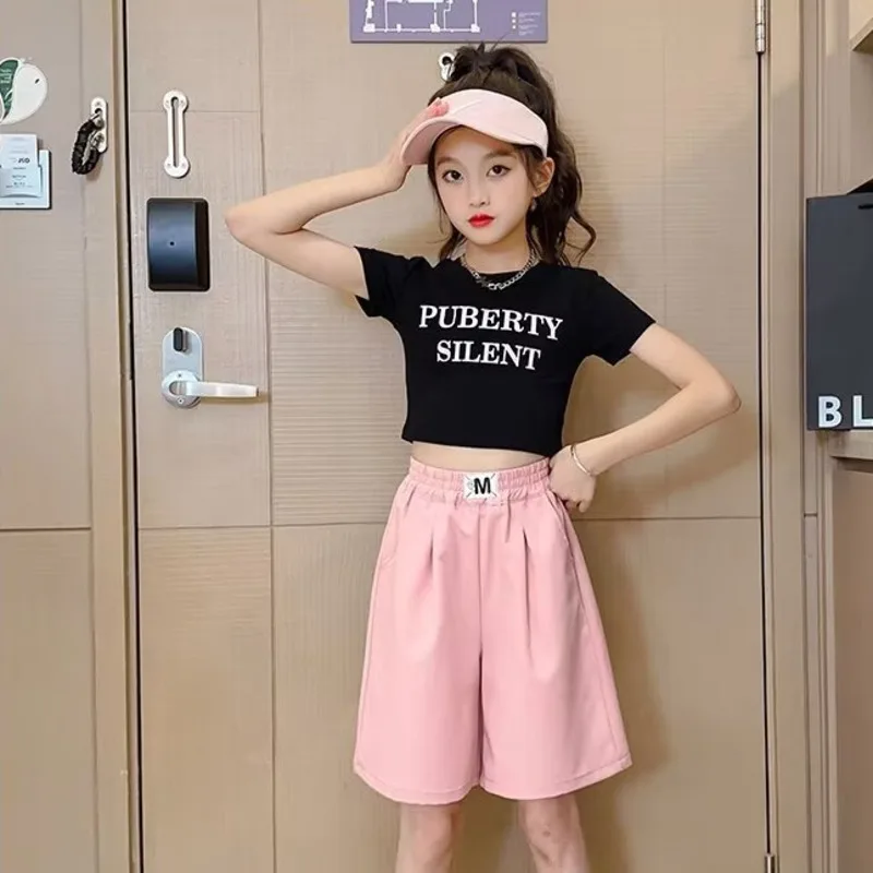 2025 New Girls' Shorts Summer Thin Style Trendy Children's Capris Casual Summer Girls' Ice Silk Pants for 5-14Years Old Girls
2025 New Girls' Shorts Summer Thin Style Trendy Children's Capris Casual Summer Girls' Ice Silk Pants for 5-14Years Old Girls