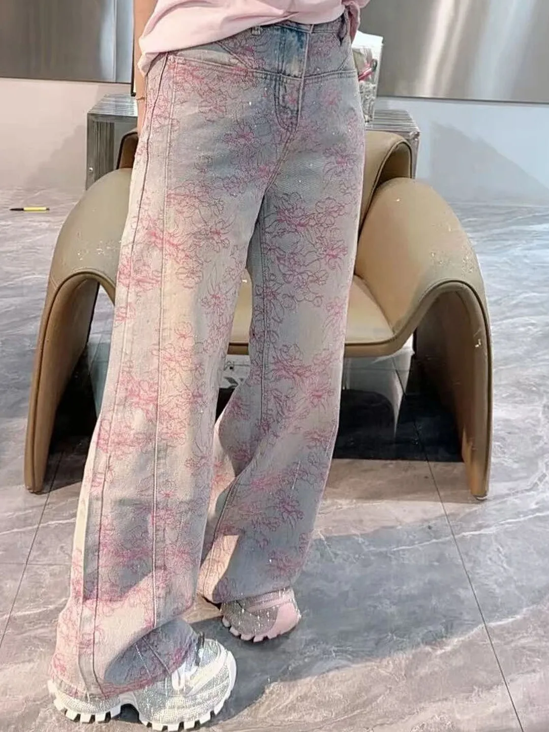 Summer 2026 High Waist Wide Leg Denim Jeans Floral Print Casual Glitter Pants Straight Cut Floor Length Women's Premium Jeans
Summer 2026 High Waist Wide Leg Denim Jeans Floral Print Casual Glitter Pants Straight Cut Floor Length Women's Premium Jeans