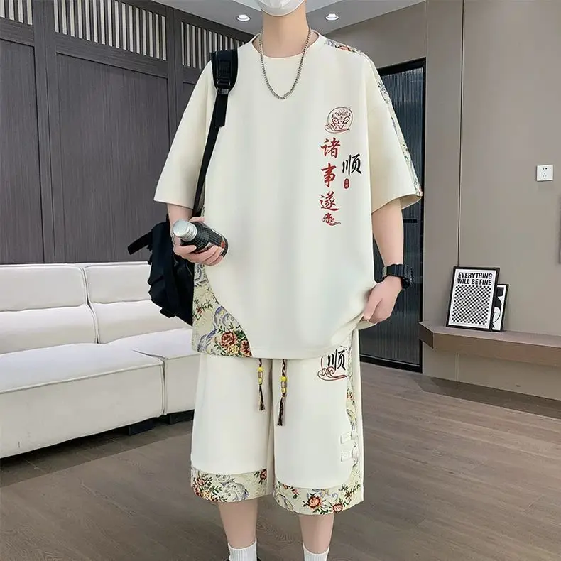 Summer Casual Sportswear Set Men's Short Sleeve T-shirt And Shorts Two-Piece Suit Polyester Fabric Youth Fashion Trend
Summer Casual Sportswear Set Men's Short Sleeve T-shirt And Shorts Two-Piece Suit Polyester Fabric Youth Fashion Trend