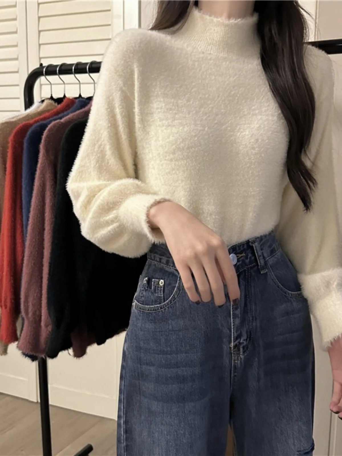 Женский облегающий трикотаж с высоким воротником, свитер из искусственного бархата, фонарь Све, Лун Све, зимний топ Faion
Женский облегающий трикотаж с высоким воротником, свитер из искусственного бархата, фонарь Све, Лун Све, зимний топ Faion