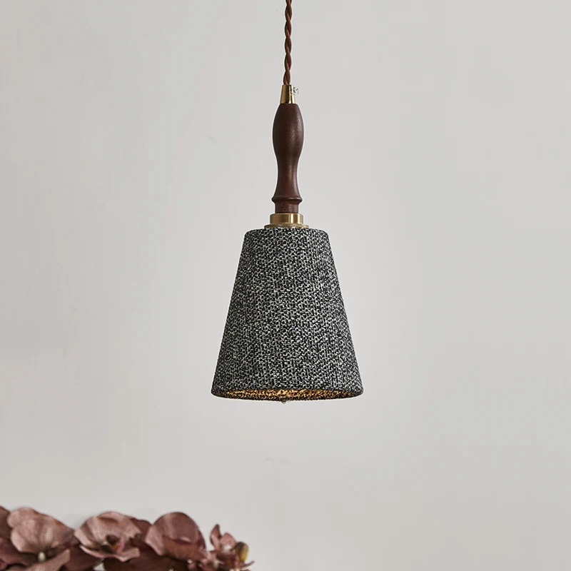 Нишевый минималистичный прикроватный подвесной светильник для спальни, средневековый французский ретро-дизайнерский подвесной светильник для ресторана, бара
Нишевый минималистичный прикроватный подвесной светильник для спальни, средневековый французский ретро-дизайнерский подвесной светильник для ресторана, бара