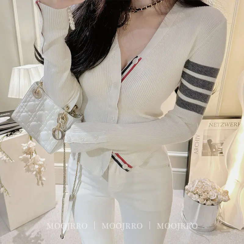 Women Knitwear Fashion Striped Preppy Style Long Sleeve Tops Spring Slim Elastic V-neck Elegant Thin Sweaters
Women Knitwear Fashion Striped Preppy Style Long Sleeve Tops Spring Slim Elastic V-neck Elegant Thin Sweaters