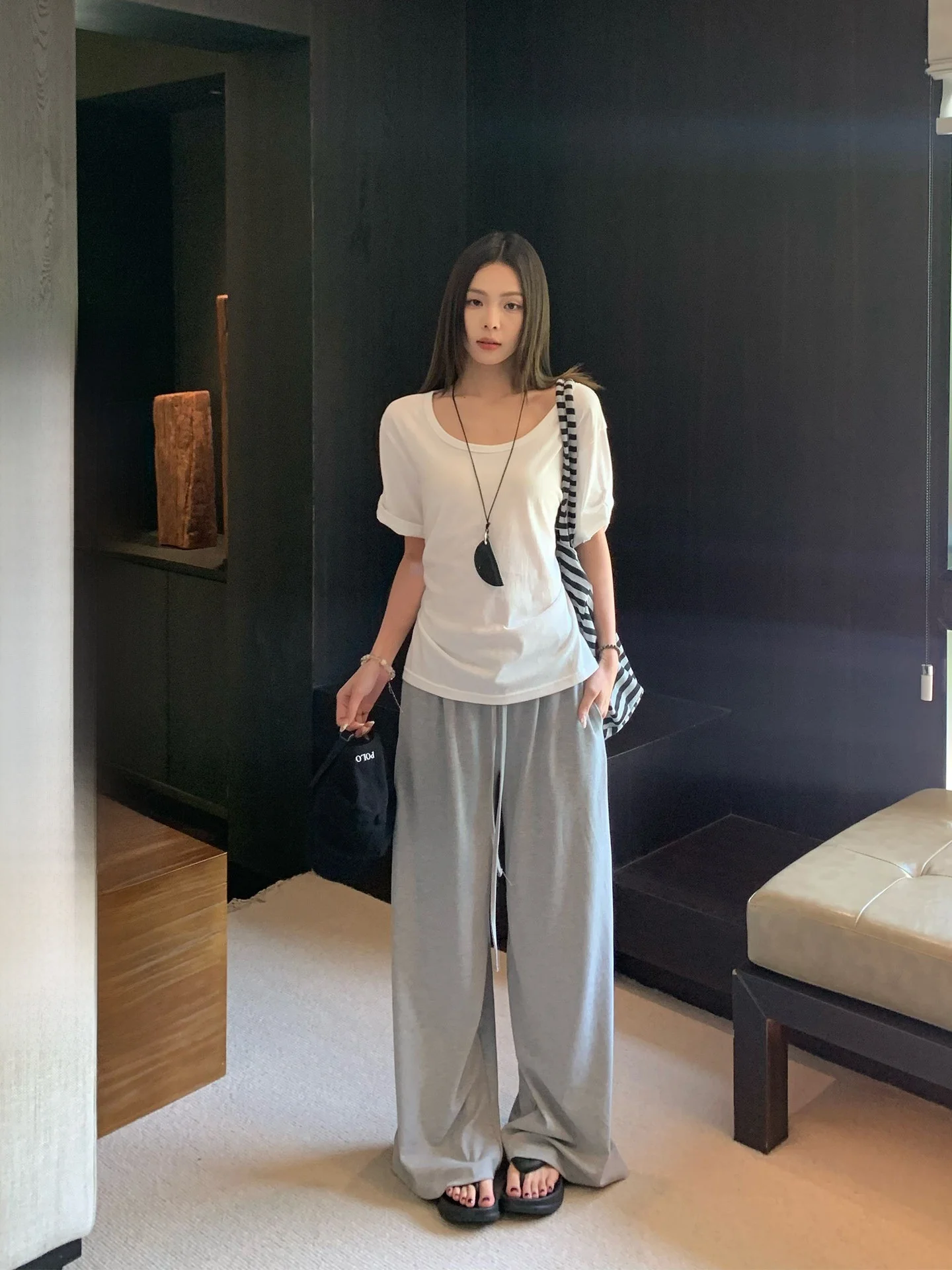 Song Zhengen Light Grey Straight Leg Casual Pants Women's Loose Wide Leg Long Trousers Summer New Style Walking Outdoors
Song Zhengen Light Grey Straight Leg Casual Pants Women's Loose Wide Leg Long Trousers Summer New Style Walking Outdoors