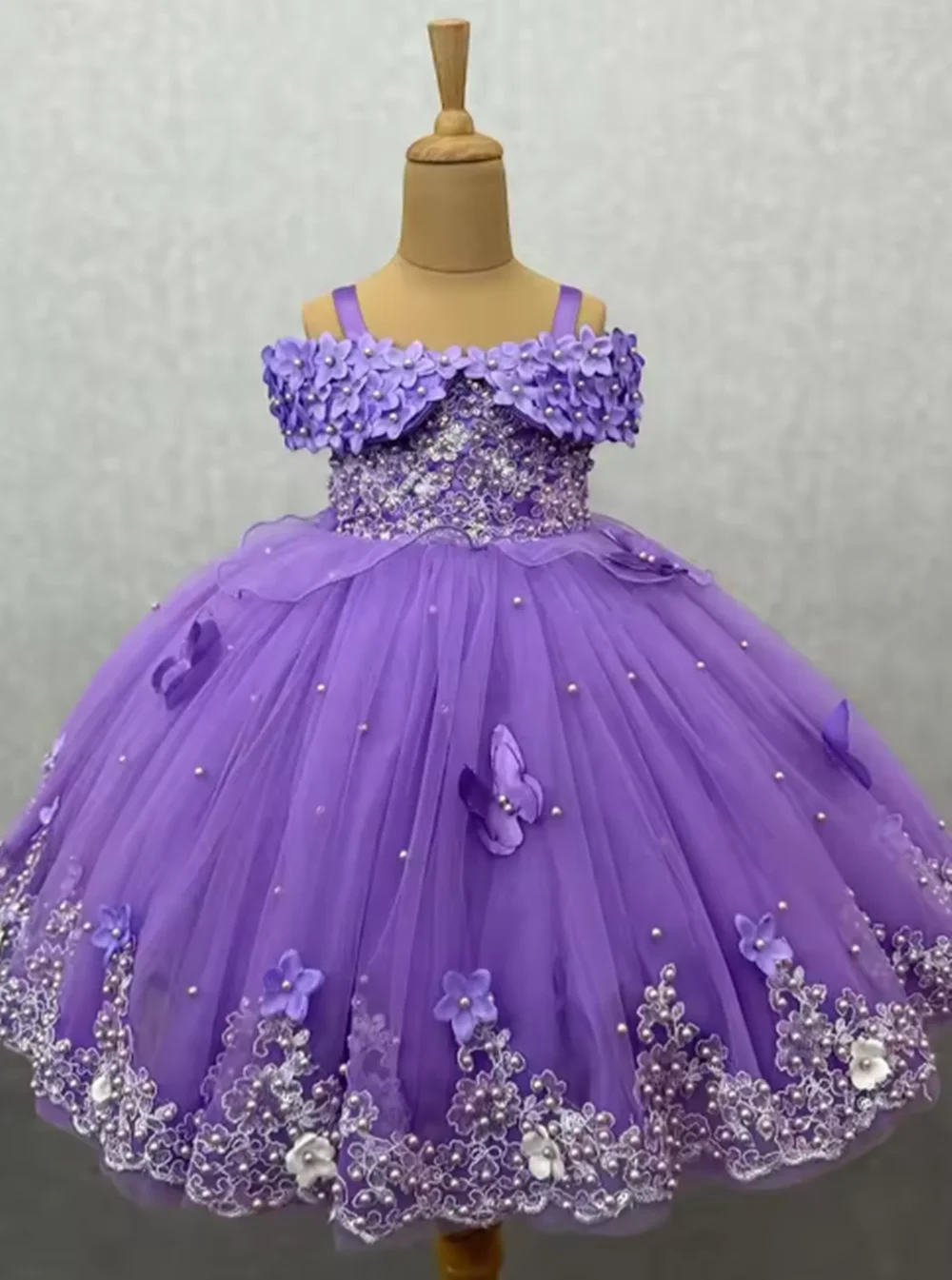 Customized Flower Girl Dress For Wedding Purple Tulle With Pearls Applique O-neck Princess Dresses Kids Party Birthday Ball Gown
Customized Flower Girl Dress For Wedding Purple Tulle With Pearls Applique O-neck Princess Dresses Kids Party Birthday Ball Gown