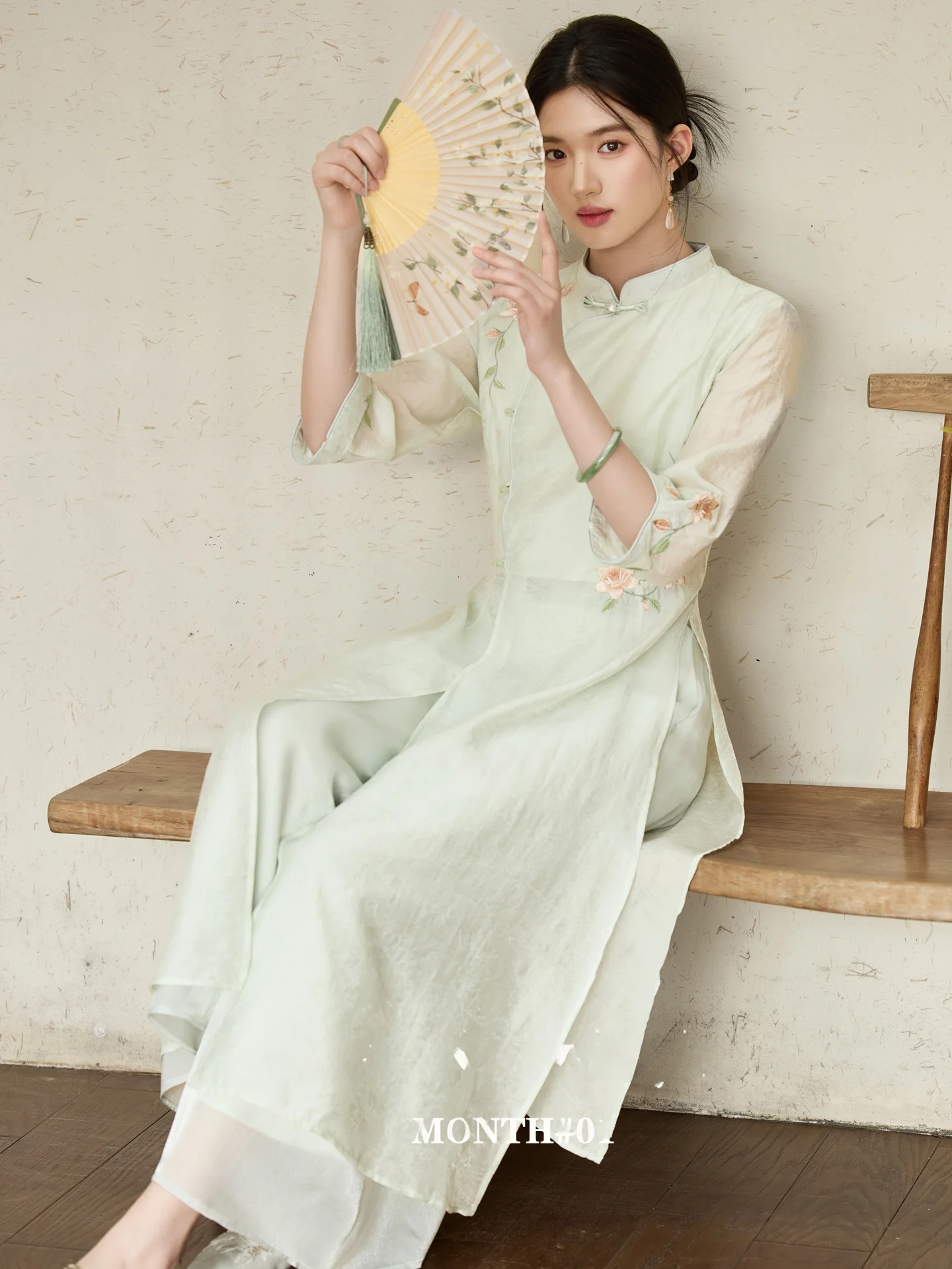 Retro Chinese Style Young Women's Embroidered Zen QiPao Tea Costume Two-Piece Set Breathable Long Skirt Seven-Quarter Sleeve
Retro Chinese Style Young Women's Embroidered Zen QiPao Tea Costume Two-Piece Set Breathable Long Skirt Seven-Quarter Sleeve