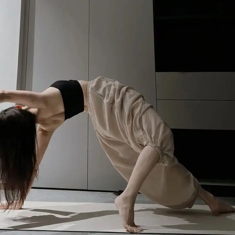 New Summer Style Lazy and Relaxed Sports Lantern Loose Long Pants Thin Yoga Pants Women's Clothing
New Summer Style Lazy and Relaxed Sports Lantern Loose Long Pants Thin Yoga Pants Women's Clothing