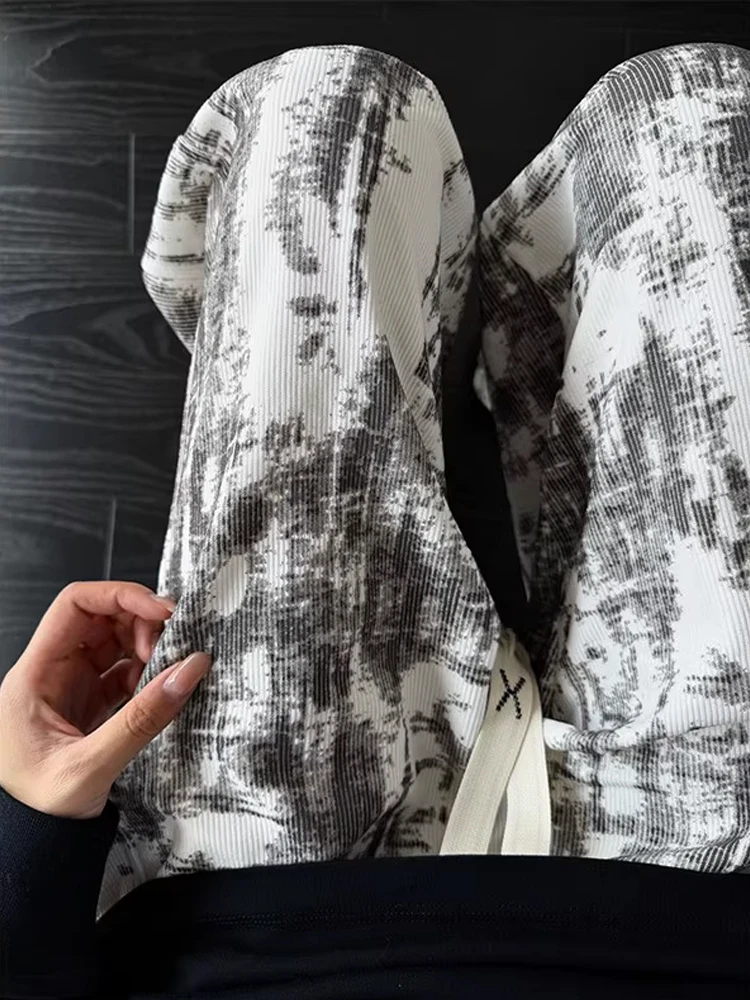 Тяжелые вельветовые мужские осенне-зимние повседневные спортивные брюки с широкими штанинами на подкладке в американском стиле ретро, чистая посадка
Тяжелые вельветовые мужские осенне-зимние повседневные спортивные брюки с широкими штанинами на подкладке в американском стиле ретро, чистая посадка