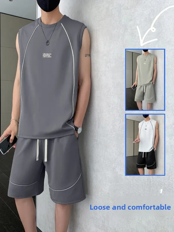 Мужской летний спортивный комплект: футболка и шорты из полиэстера, модный повседневный стиль
Мужской летний спортивный комплект: футболка и шорты из полиэстера, модный повседневный стиль