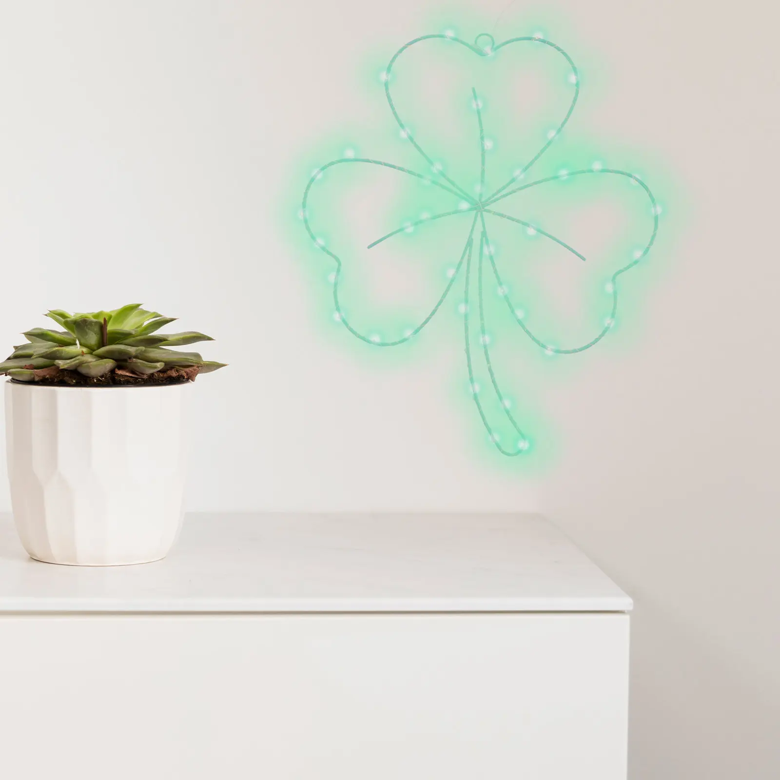 Светодиодный светильник-клевер Shamrock: зеленая подсветка, ирландское праздничное украшение, декор для Дня Святого Патрика, для улицы и дома, сувенир для вечеринки, счастливый клевер, ночная подсветка
Светодиодный светильник-клевер Shamrock: зеленая подсветка, ирландское праздничное украшение, декор для Дня Святого Патрика, для улицы и дома, сувенир для вечеринки, счастливый клевер, ночная подсветка