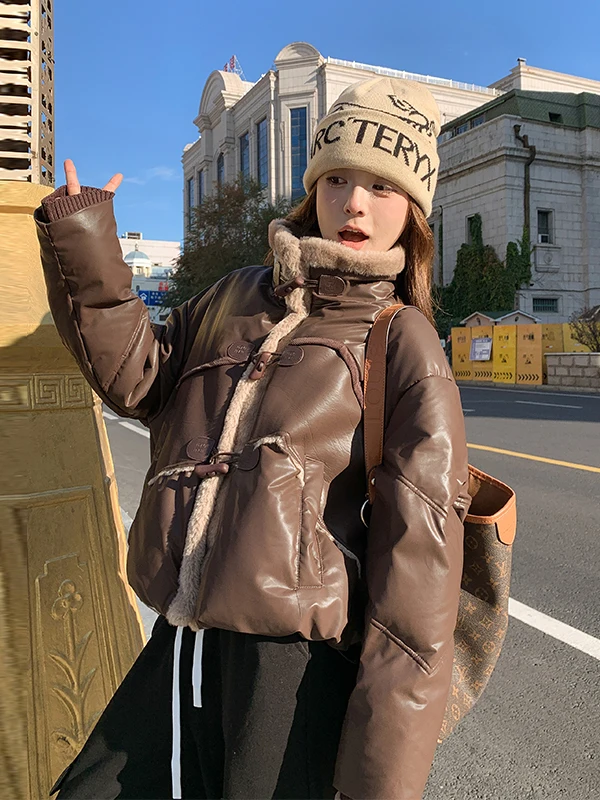 Women's ort Puffer Jaet Protein Leather Quilted Warm Thi Winter Coat Casual Sle 90% down Filling Button Design
Women's ort Puffer Jaet Protein Leather Quilted Warm Thi Winter Coat Casual Sle 90% down Filling Button Design