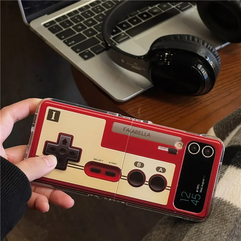Retro Gamepad Phone Case For Samsung Galaxy Z Flip 7 6 5 4 Protective Back Cover For ZFlip5 ZFlip6 ZFlip7 Case Shell
Retro Gamepad Phone Case For Samsung Galaxy Z Flip 7 6 5 4 Protective Back Cover For ZFlip5 ZFlip6 ZFlip7 Case Shell