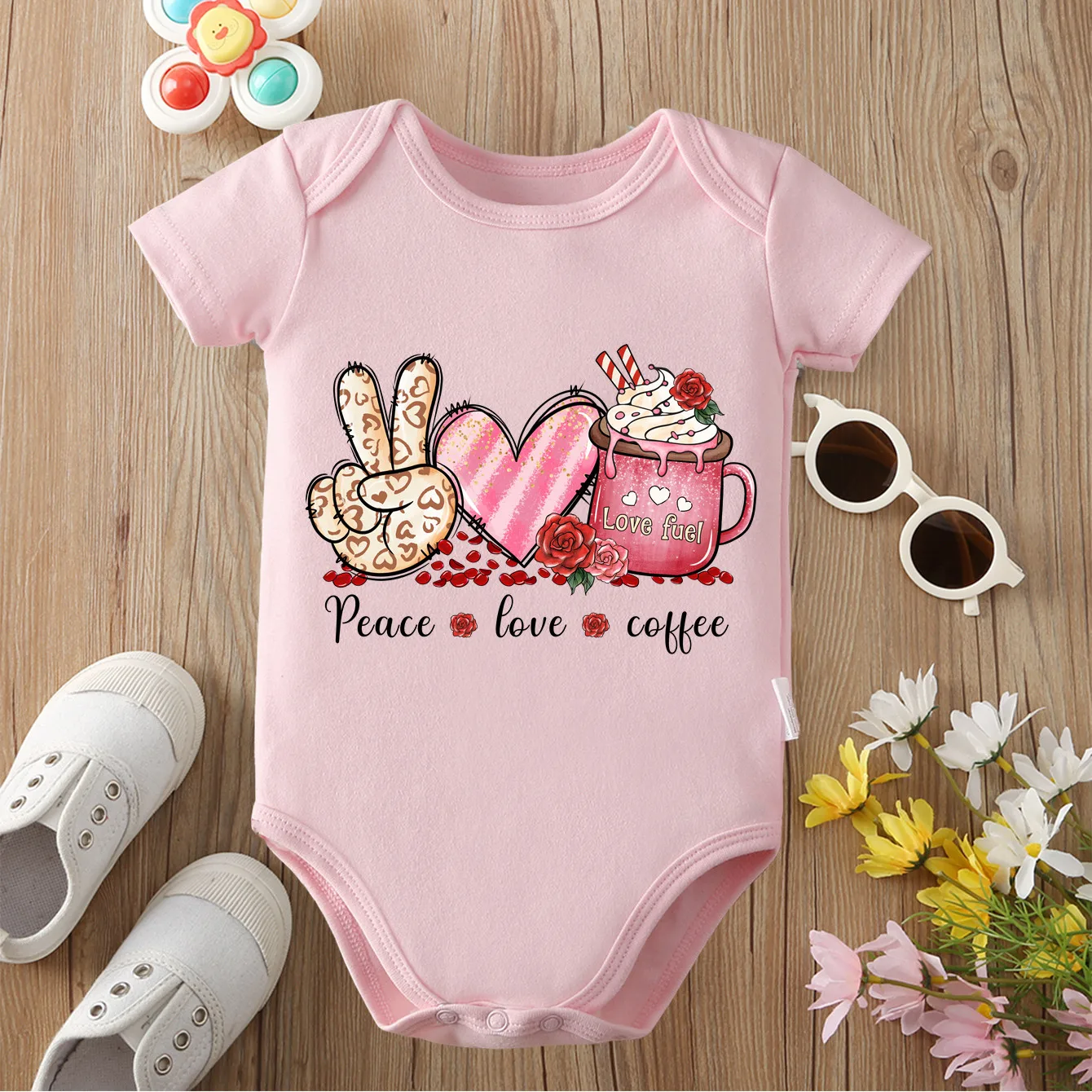 Ткань из чистого хлопка для мамы, папы, я люблю тебя, изысканная ткань с принтом, удобный комбинезон-боди для ребенка, комбинезон для новорожденных от 0 до 12 месяцев
Ткань из чистого хлопка для мамы, папы, я люблю тебя, изысканная ткань с принтом, удобный комбинезон-боди для ребенка, комбинезон для новорожденных от 0 до 12 месяцев