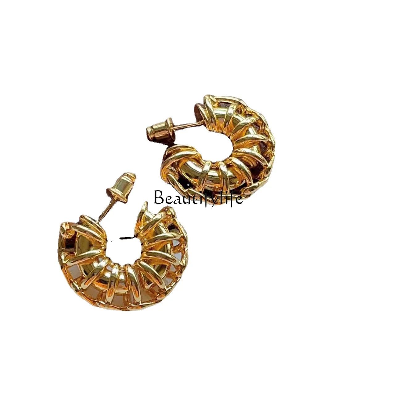European and American twist smooth earrings temperament light luxury high sense exaggerated retro earrings
European and American twist smooth earrings temperament light luxury high sense exaggerated retro earrings