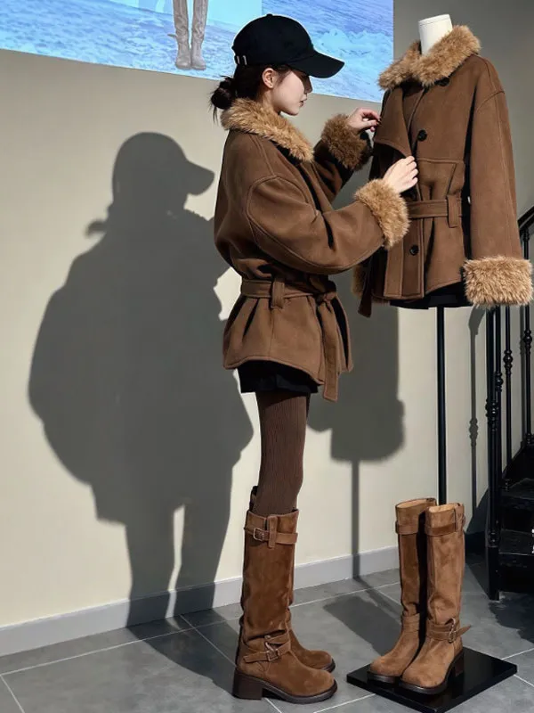 Корейское шерстяное пальто с поясом на талии, укороченное, зимнее, модное, с пуговицами, длинный рукав
Корейское шерстяное пальто с поясом на талии, укороченное, зимнее, модное, с пуговицами, длинный рукав