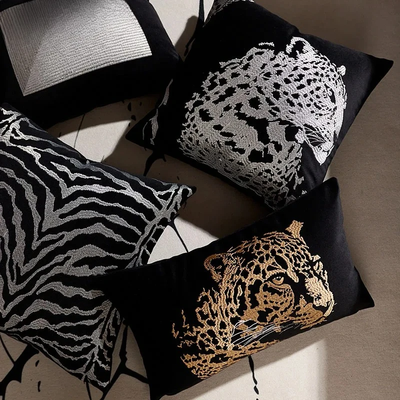 High End Luxury Leopard Embroidered Cushion Cover Black Velvet Gold Silver Leopard Print Pillow Cover Premium Sofa Pillowcase
High End Luxury Leopard Embroidered Cushion Cover Black Velvet Gold Silver Leopard Print Pillow Cover Premium Sofa Pillowcase