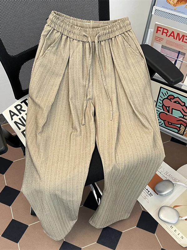 Мужские повседневные брюки свободного кроя с плиссировкой, широкие штанины, осенний тренд, винтажный американский стиль, прямой крой, молодежные, на каждый день, с полосатым узором
Мужские повседневные брюки свободного кроя с плиссировкой, широкие штанины, осенний тренд, винтажный американский стиль, прямой крой, молодежные, на каждый день, с полосатым узором