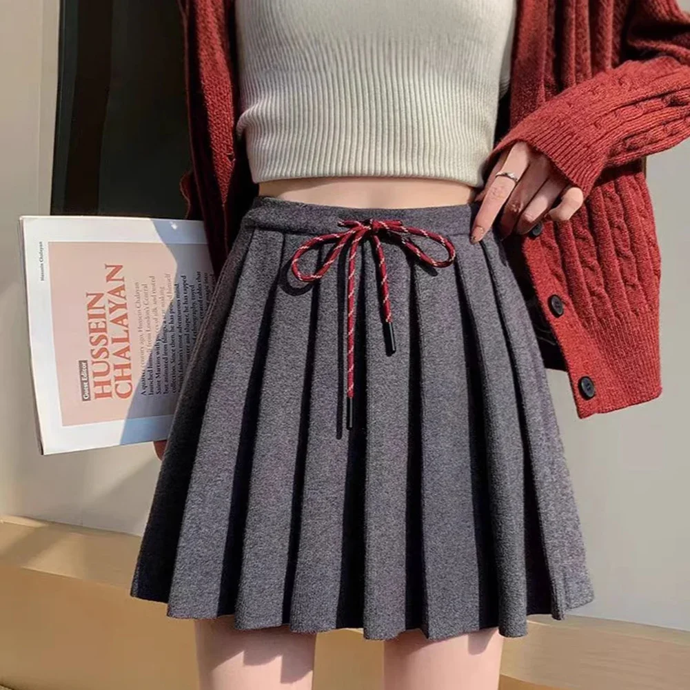 Womens stylish high waist pleated black skirt made from comfortable knitted fabric ideal for autumn winter days
Womens stylish high waist pleated black skirt made from comfortable knitted fabric ideal for autumn winter days