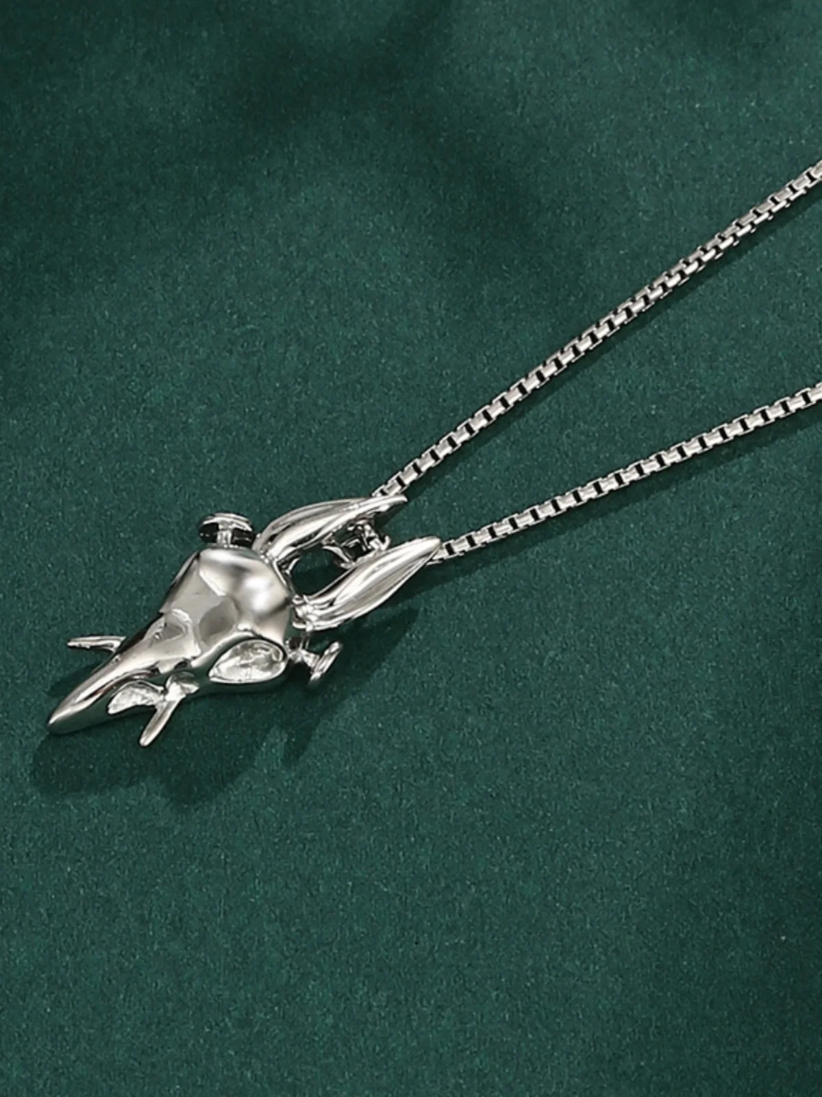 Anime Light and Night Osborn Cosplay Cartoon Skull Pendant Necklace Amulet Pendants 925 Silver Accessories Garniture Xmas Gift
Anime Light and Night Osborn Cosplay Cartoon Skull Pendant Necklace Amulet Pendants 925 Silver Accessories Garniture Xmas Gift