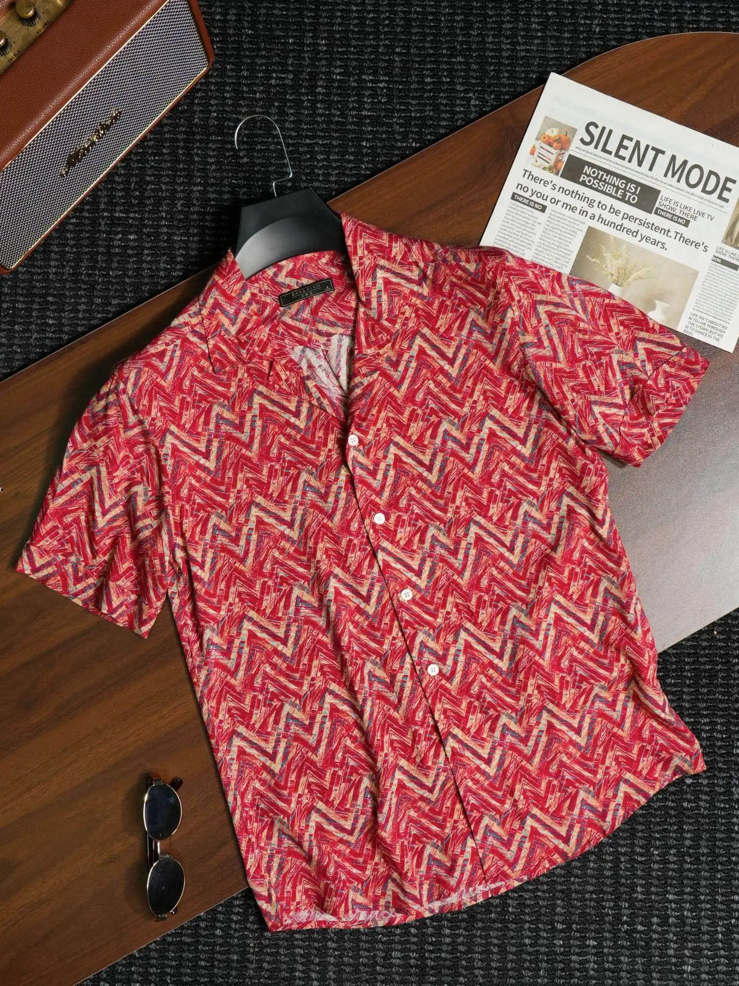 Men's Summer Casual Hawaiian Floral Shirt Breathable Short Sleeve Beach Vacation Loose Fit Polyester Cotton Blend Button up
Men's Summer Casual Hawaiian Floral Shirt Breathable Short Sleeve Beach Vacation Loose Fit Polyester Cotton Blend Button up