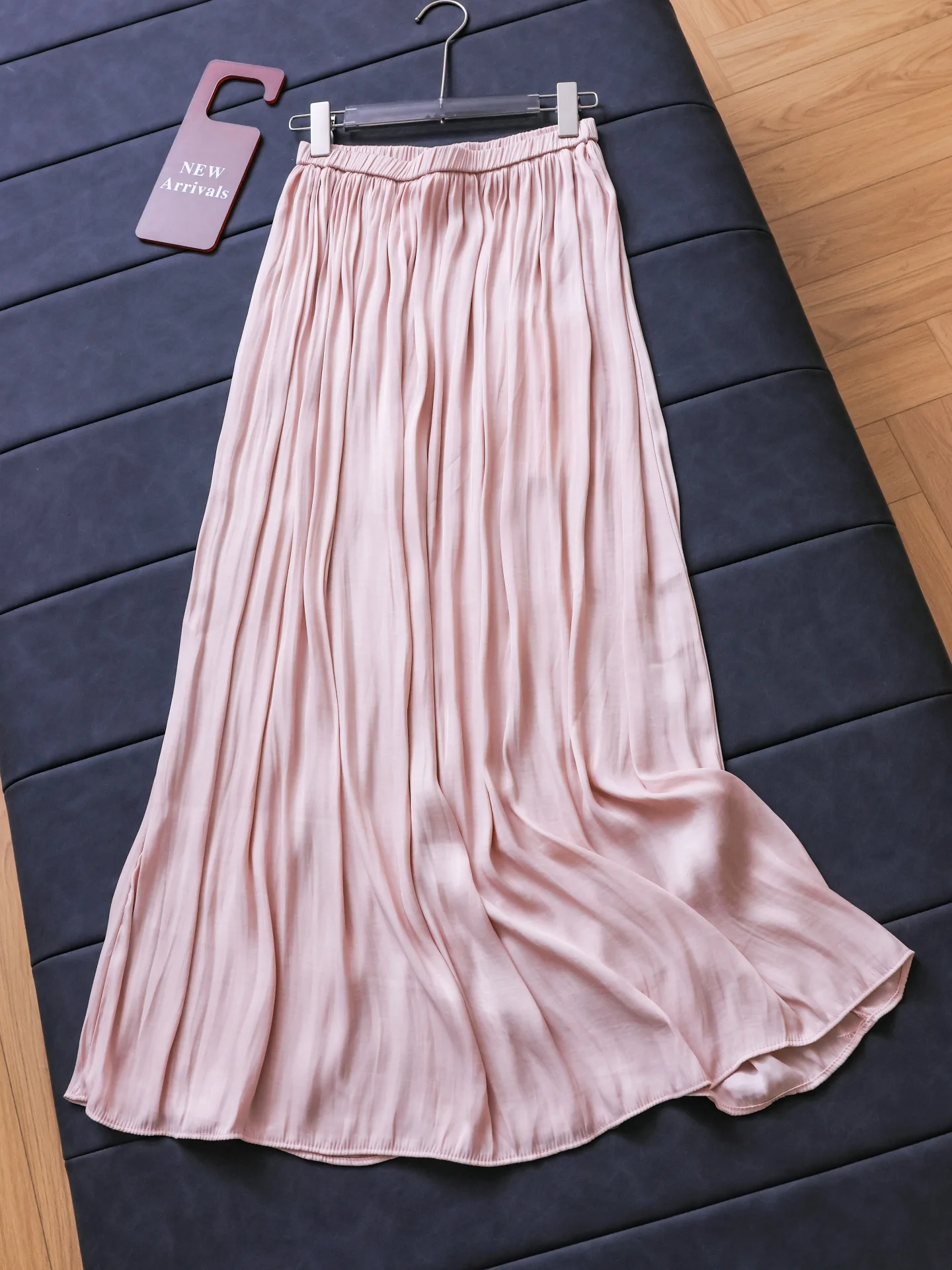 Elegant Pure Color Shiny Satin High Waist Slimming Maxi Skirt A-Line Women's Long Skirt Half Body Skirt R747 Casual Wear
Elegant Pure Color Shiny Satin High Waist Slimming Maxi Skirt A-Line Women's Long Skirt Half Body Skirt R747 Casual Wear